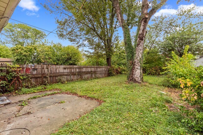 Photo - 10934 Nottingham Rd