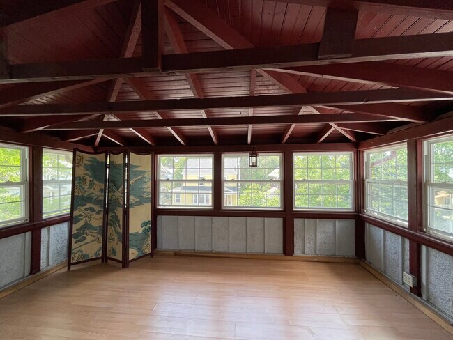 Photo - 140 Bellevue St