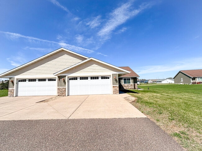 Building Photo - 5564 165th St E