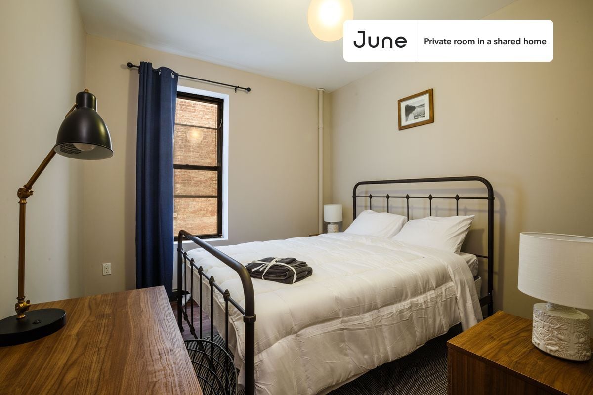 Private bedroom in 4 bed/1 bath Home - Private bedroom in 4 bed/1 bath Home