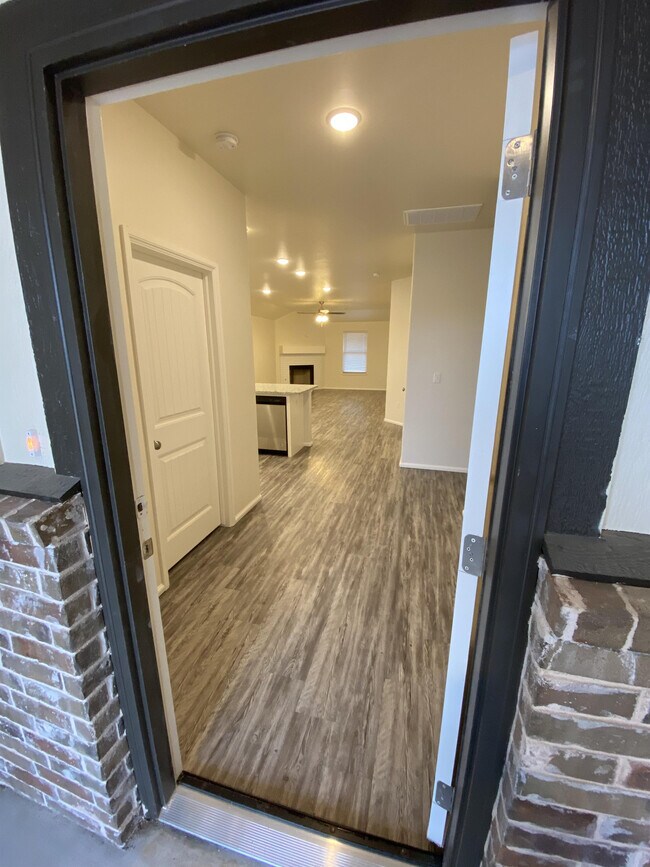 Photo - 2424 Alta Vista Ln