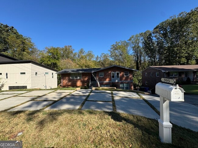 Photo - 995 Fleetwood Cir SW