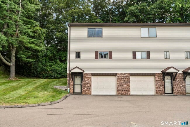 Building Photo - 140 Thompson St Unit 16A