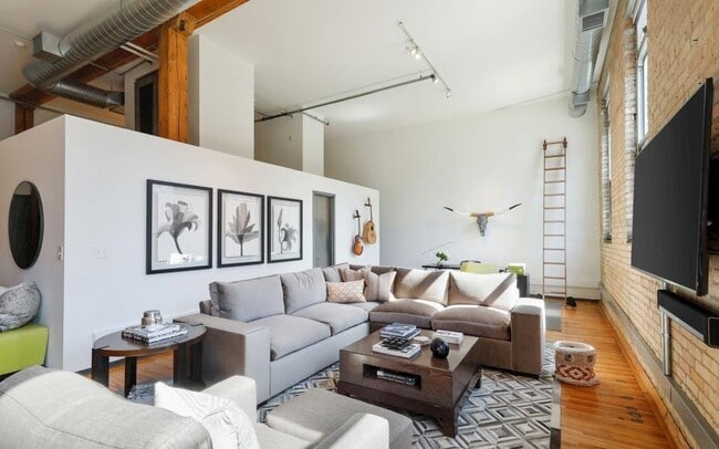Photo - 801 N Washington Ave