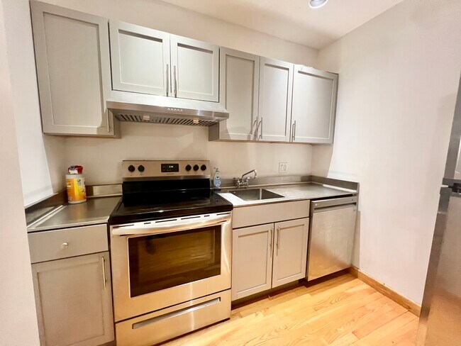 Photo - 5 Thacher Ct Unit 1