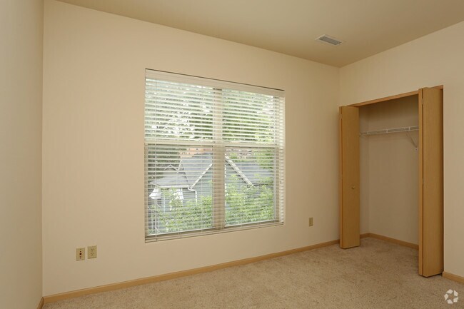 2BR, 2BA - The Lurican