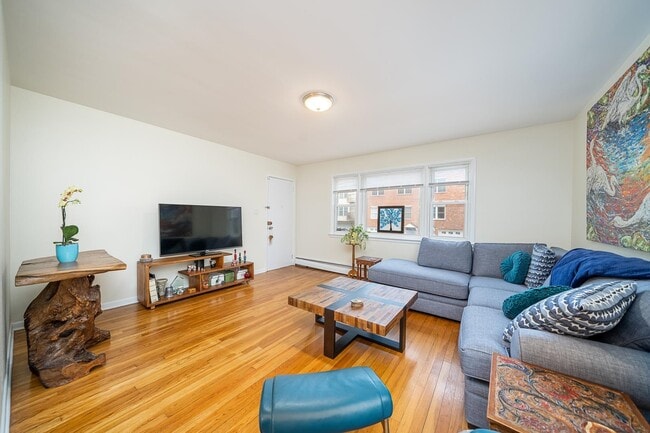 Photo - 121 Ogden Ave. Unidad 2