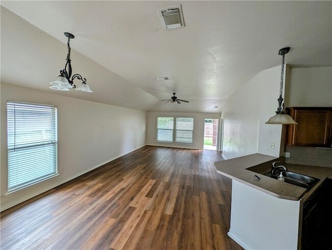 Photo - 3910 Gibraltar Dr