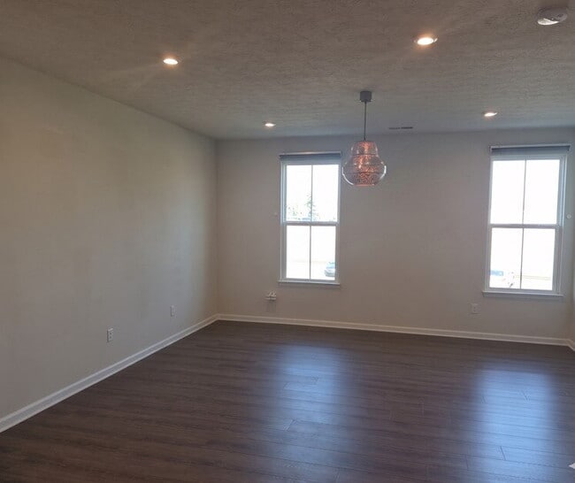 Photo - 18 Wentworth Ln