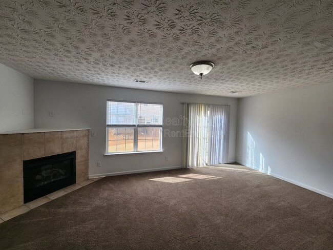 Photo - 687 Georgetown Ct