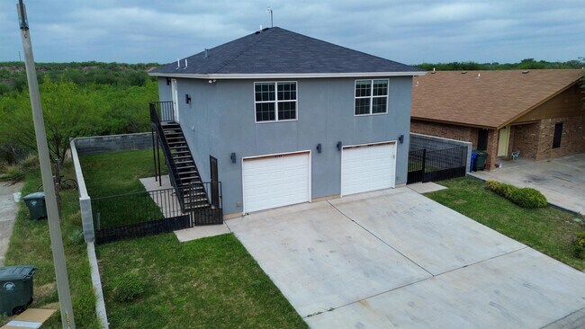 Photo - 214 Allen Dr