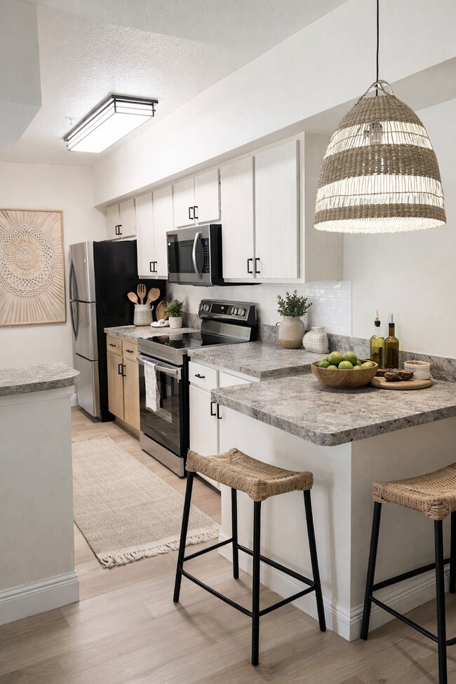 Photo - For Rent Beautiful  2/2 First Floor Condo at the Crest close to UCF and Valencia College !!! Unit 713