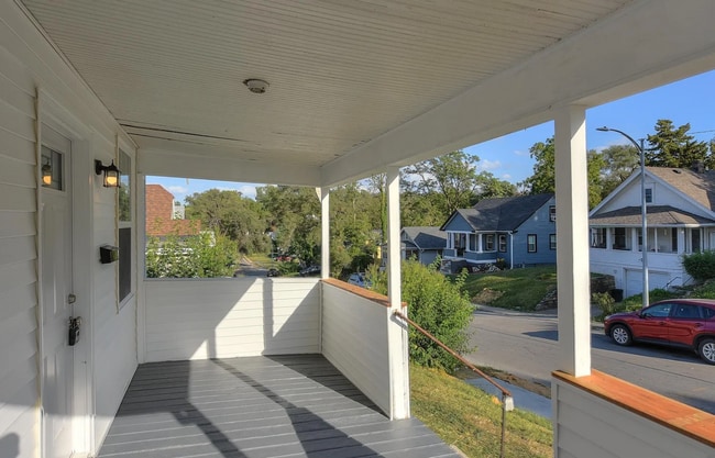 Photo - Fully Remodeled 4 Bedroom Benson Home!!