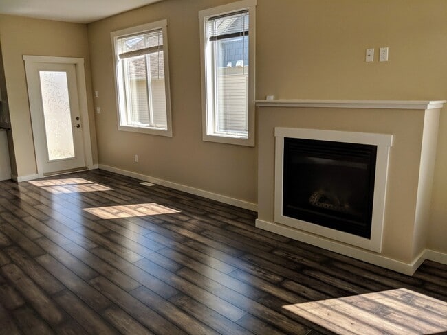 8808 17 St