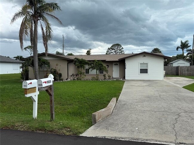 Building Photo - 1025 Falcon Rd Rental