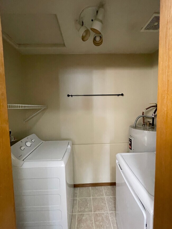 505 W 3rd Ave Unit 2