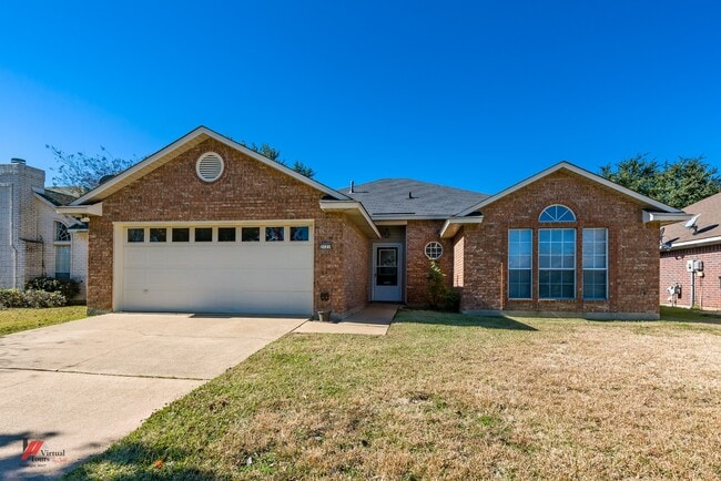 Photo - 2121 Middle Creek Blvd