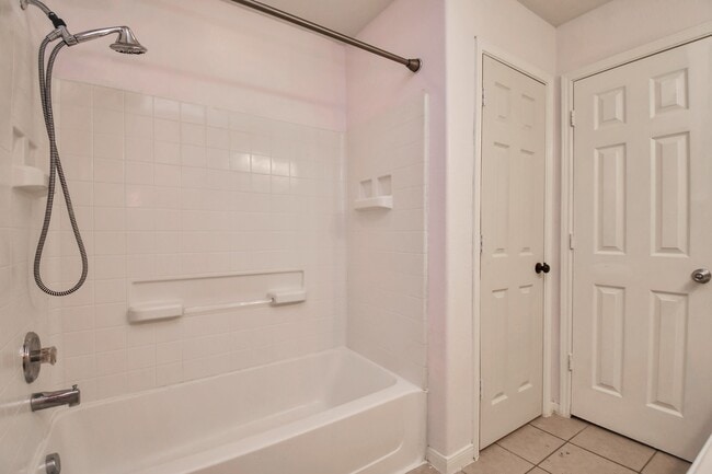 Photo - 1118 Desert Palms Ln