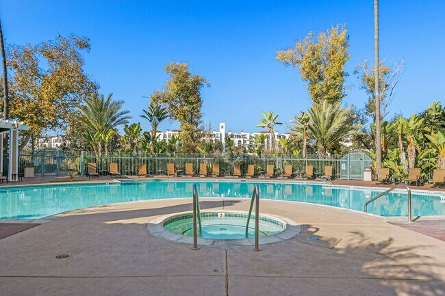 Photo - Remodeled River-View Corner Unit with Oversized Patio Unidad 111