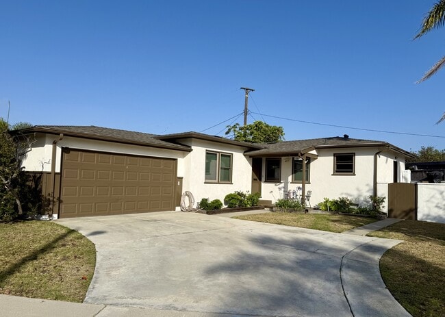 Photo - 5530 W 133rd St Casa