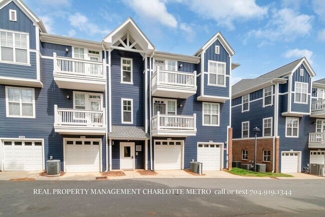 Photo - Charming 2 Bed, 2 Bathroom city Retreat Near Uptown Charlotte & Greenway Access