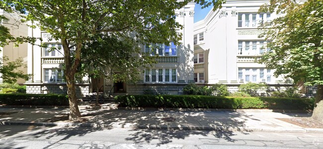 Building Photo - 324 Saint Paul St Unit 2 Rental