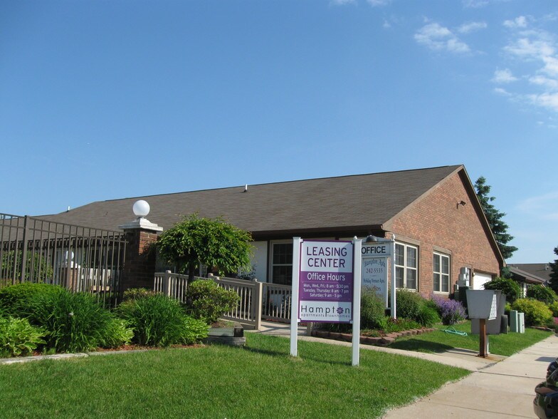Hampton Apartments & Townhomes For Rent in Monroe, MI