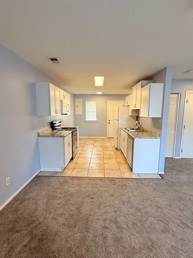 Photo - 2 Bedroom Duplex Near City Park – Alley Access & Off-Street Parking