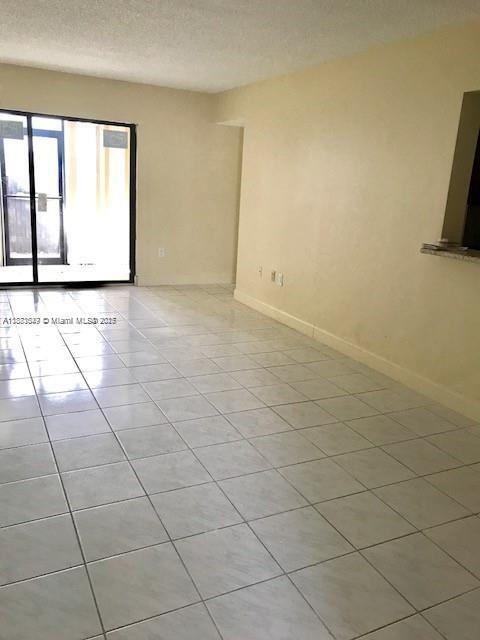 Photo - 9415 Fontainebleau Blvd Unidad 111
