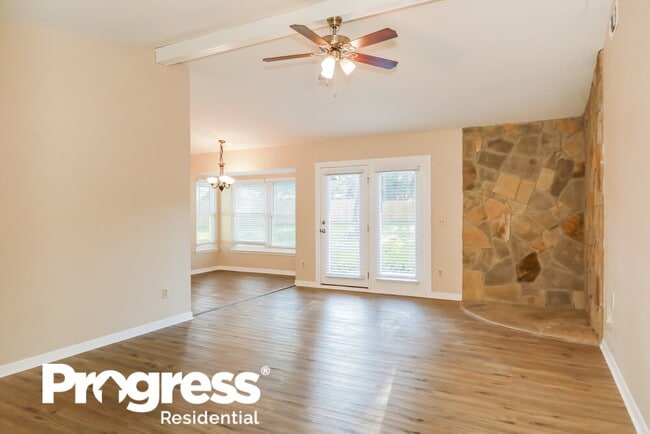 Photo - 2911 Justin Ct