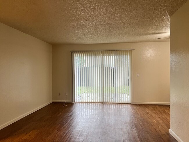 Photo - 1160/1162 Lisa Court Unit 1160 LI