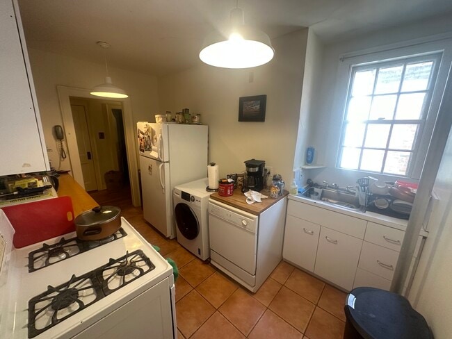 Photo - 31 Concord Ave Unidad 19