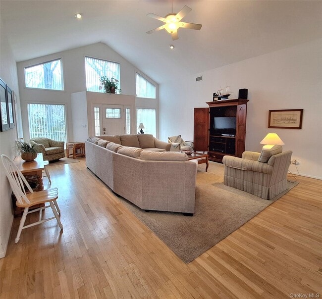 Photo - 7 Clay Pit Rd