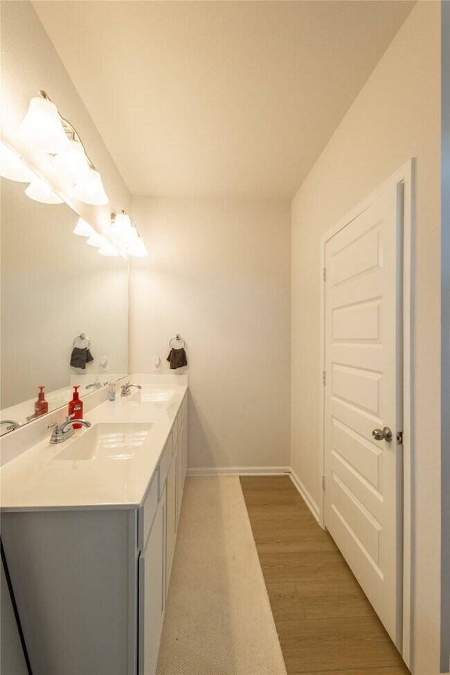 Photo - 32422 Clouser Crawdad Ct