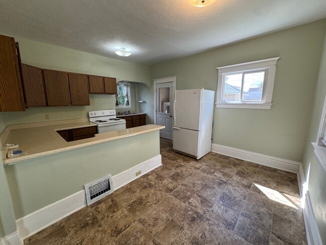 Photo - 304 S 7th St