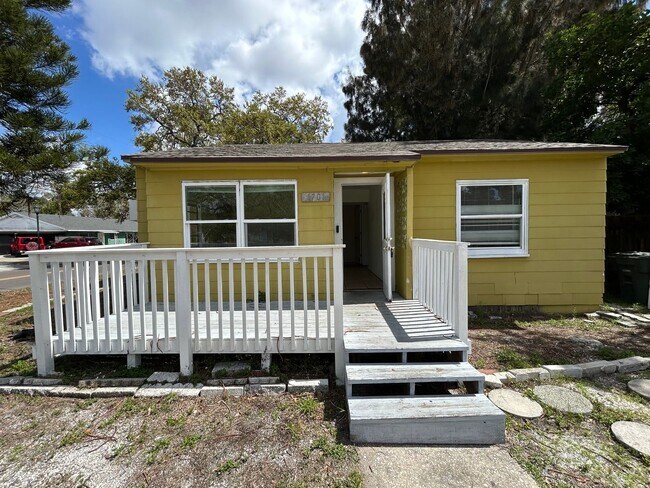 Photo - 1701 13th St W Unidad 1701 13th St W  A