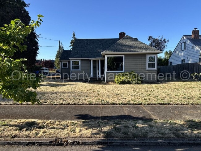Photo - 902 E 31st St