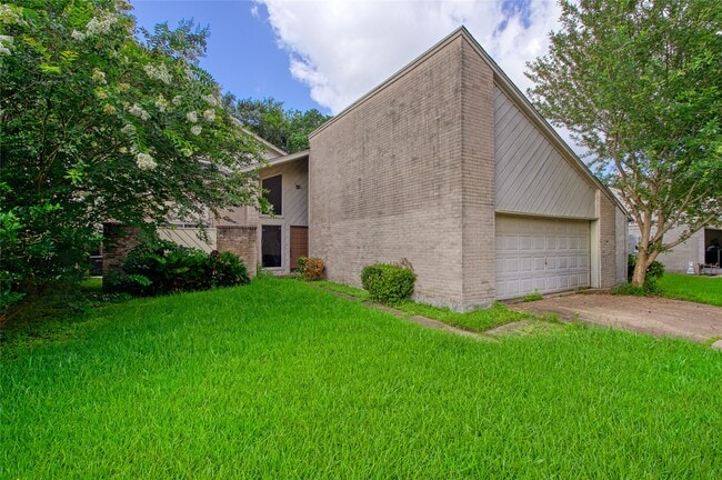 Photo - 13119 Hollowcreek Park Dr