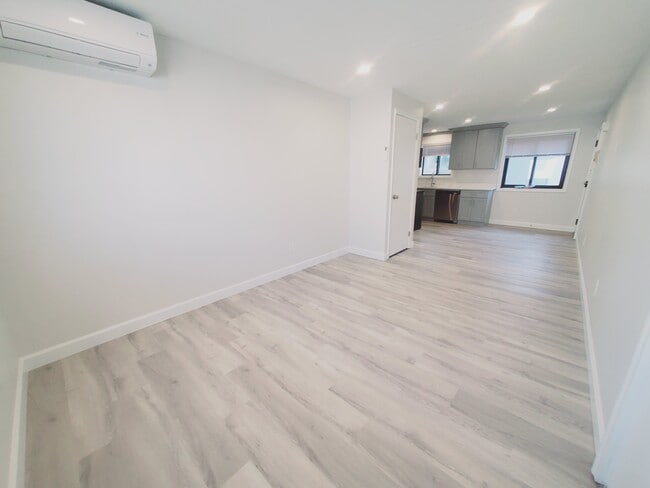 Photo - 28 Ferris Ave Unit 3