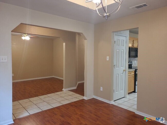 Building Photo - 3904 Bull Run Dr Rental