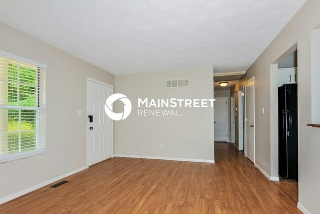 3 Bedroom Pet-Friendly Home in Fenton, MO with Main Street Renewal