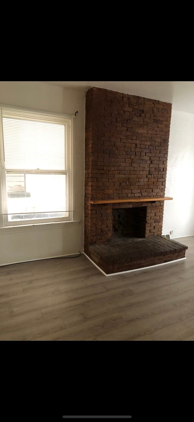 Photo - 204 Stratford Ave Unit #1