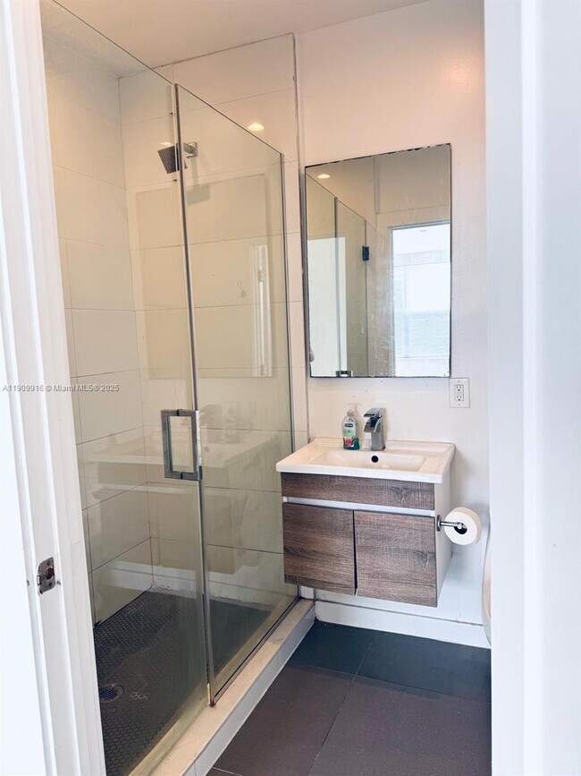 Photo - 924 Marseille Dr Unit 8