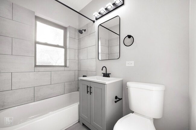 Photo - 647 N Mayfield Ave