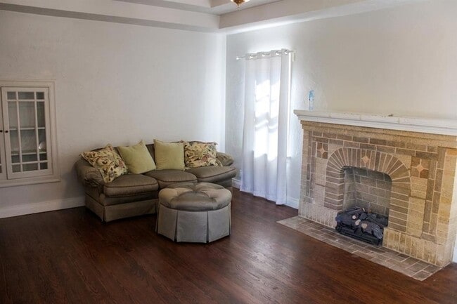 3132 NW 22nd St
