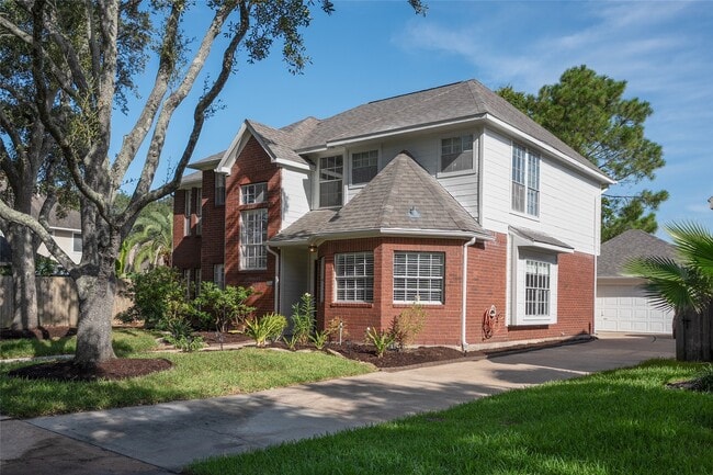 Photo - 4700 Broadmoor Dr