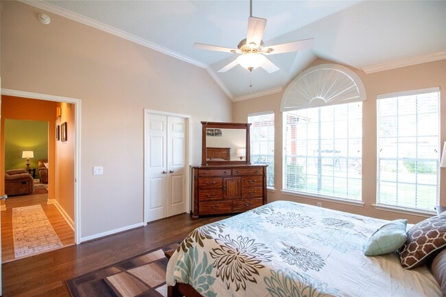 Photo - 7911 Hidden Oaks Ln