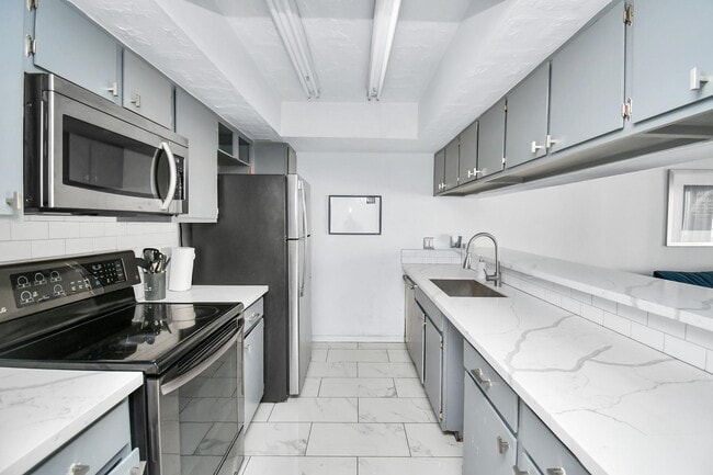 Photo - 2816 S Bartell Dr Unidad 22