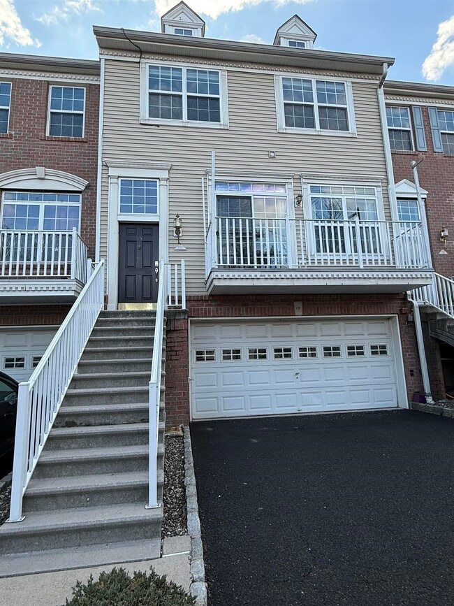 Building Photo - 15 Hudson Ct