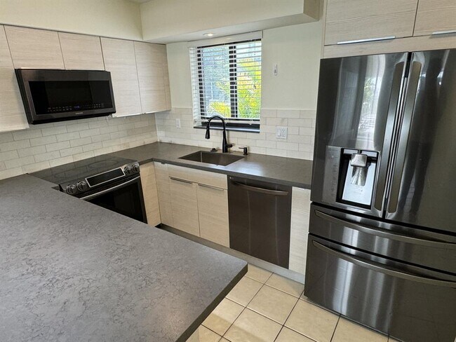 Photo - 1101 NE 18th Ct